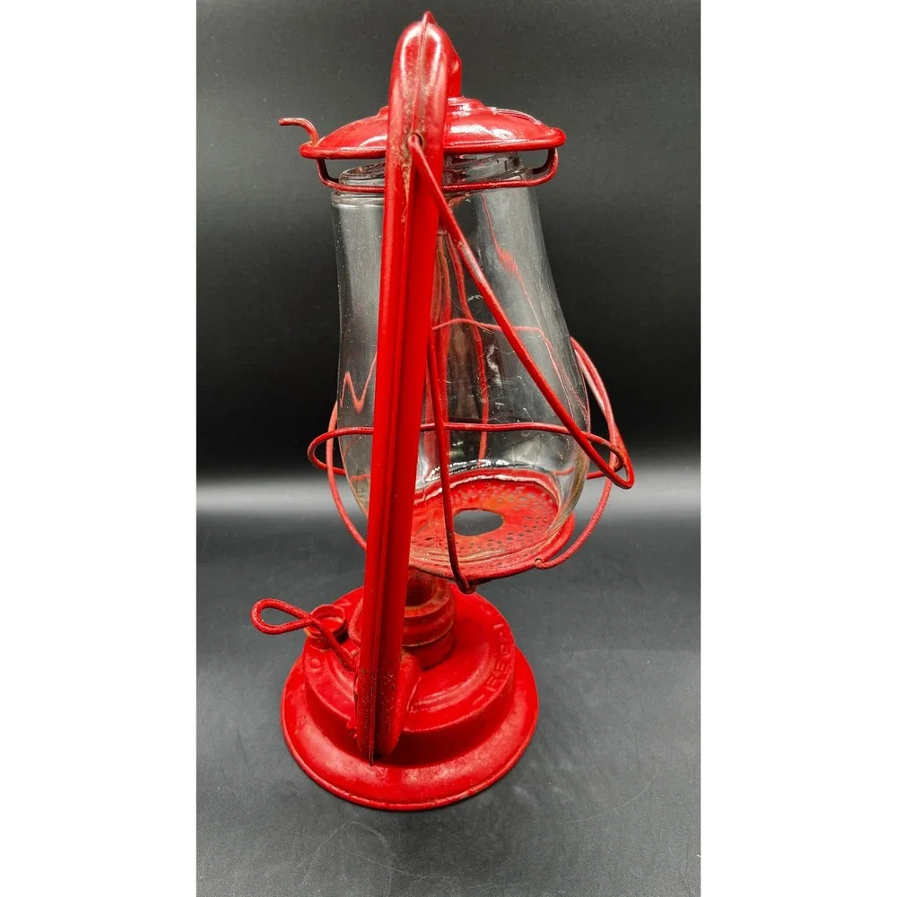 Vtg Regal Red Kerosene Lantern Tubular Oil Hurricane Lamp Glass Globe 13.5